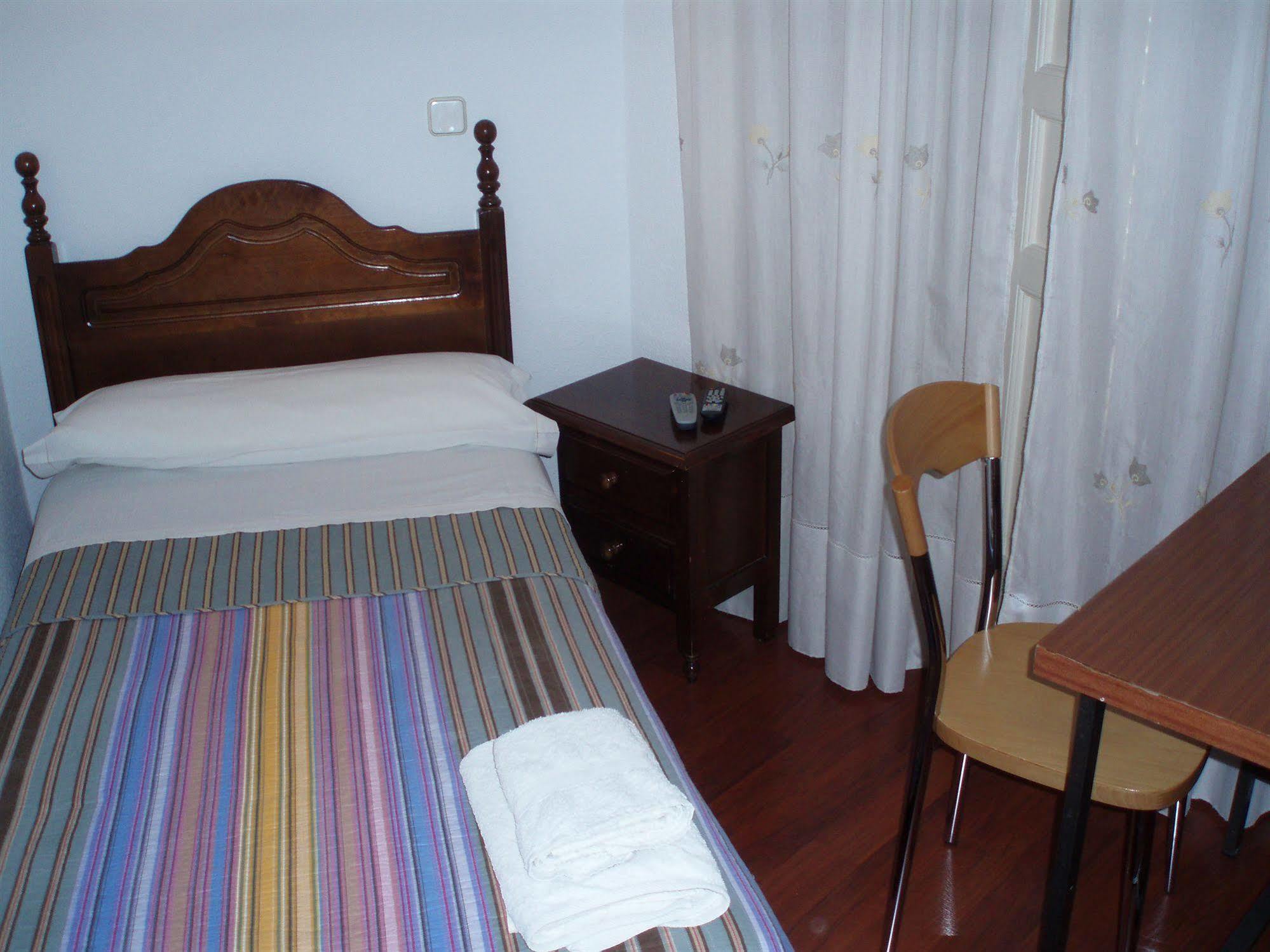Hostal Castilla Madrid Exteriér fotografie